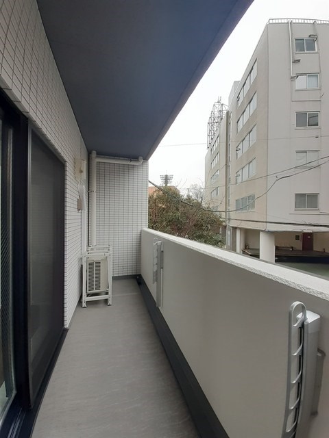 アン　ハヤシ　インク  ベランダ