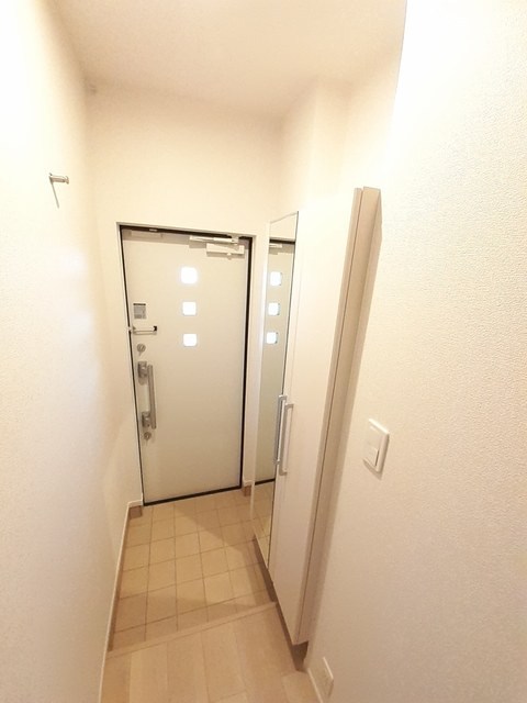 メゾンドボヌール 玄関