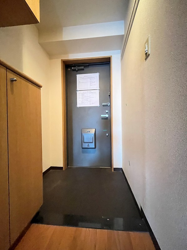 グランドパレス３７  玄関