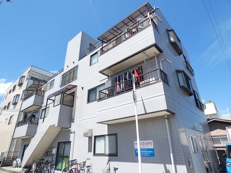 サンライズトミヤマ 201号室 外観