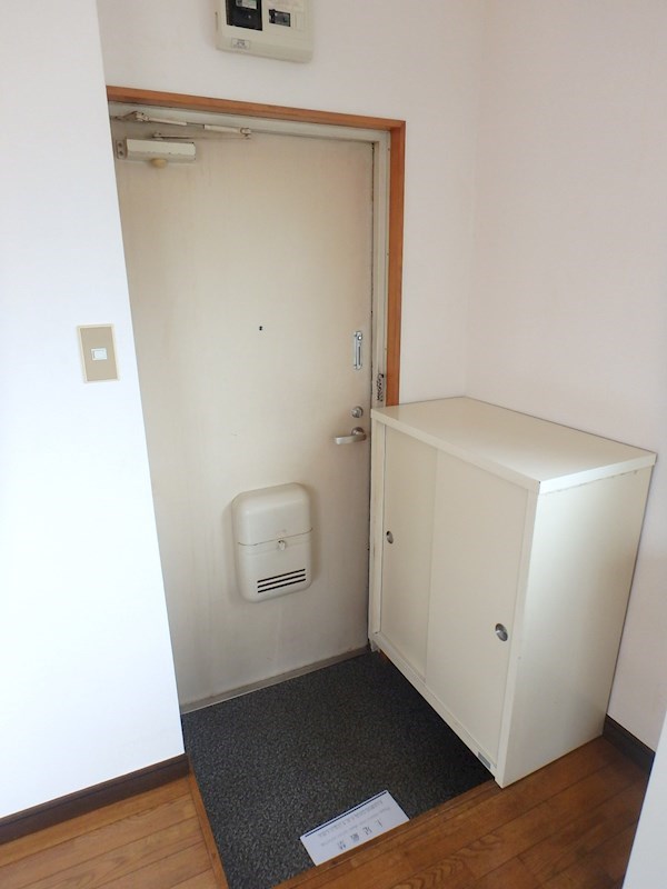 シャトレーゼヒコタ  玄関