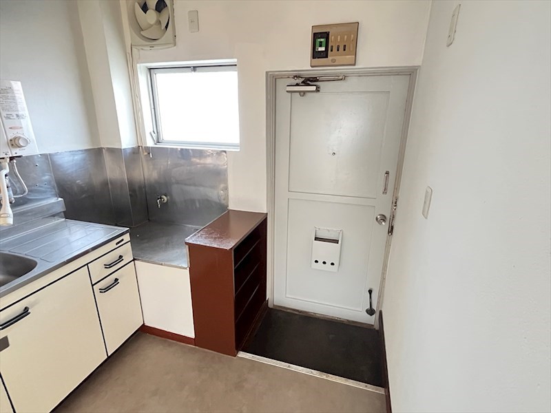 川出マンション 玄関