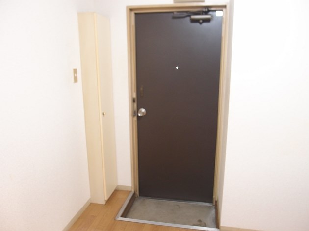 平和ハイツ 玄関