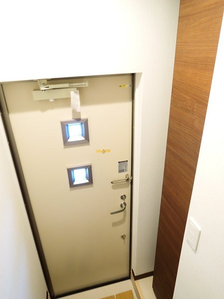 レガーロ新小岩 玄関
