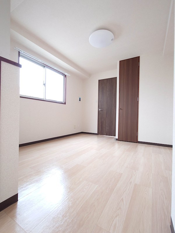 第一石山ビル リビング