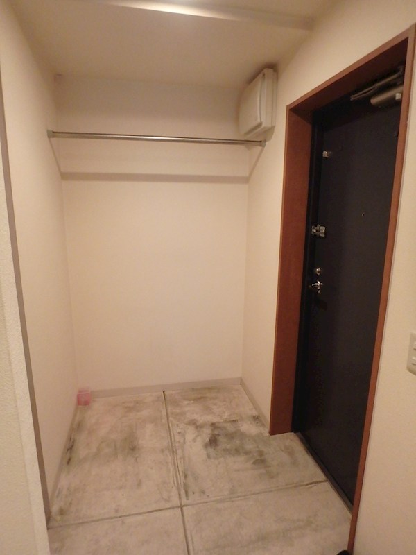 ライヴス森下スタジオ 玄関