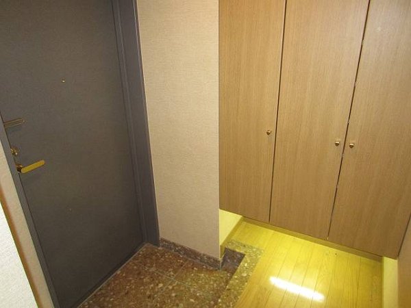 リーデンスタワー 玄関