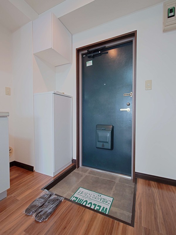 メゾンムーヴェル 玄関