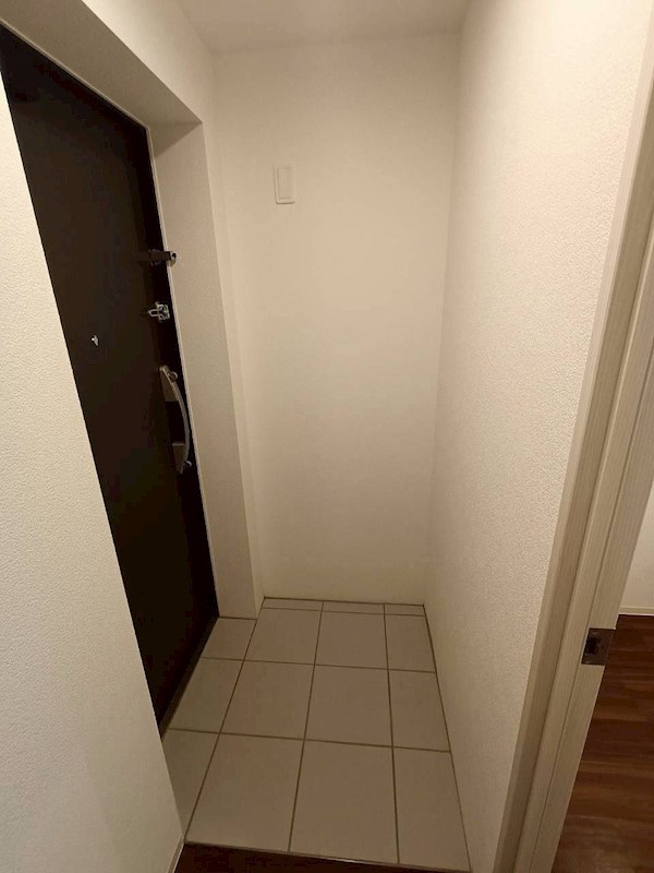 センプリーチェ西日暮里 玄関