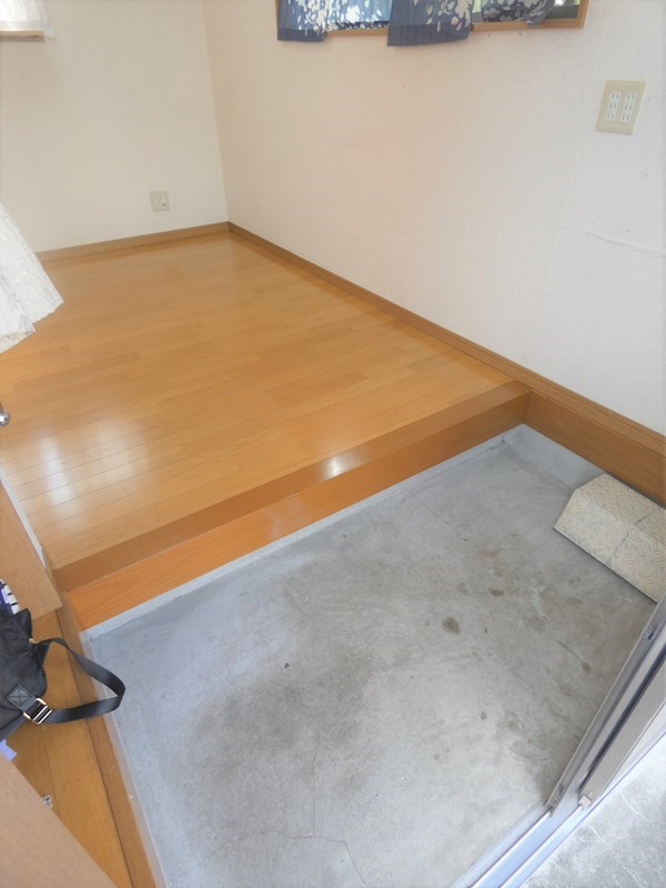 関原３丁目貸家K 玄関
