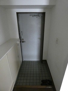 パークサイドアダチⅡ 玄関