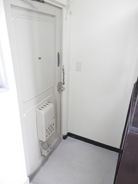 西村マンション 玄関