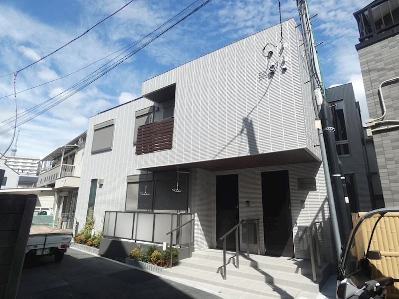 ＢＲＯＯＫＳ　ＴＥＲＲＡＣＥ 外観