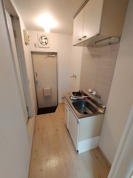 シャンブル綾瀬H 玄関