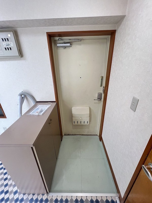 コスモ壱番館 玄関