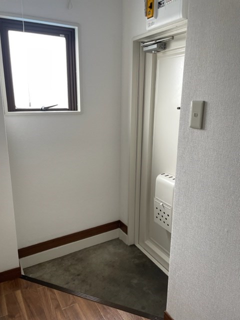 メゾン上野 玄関
