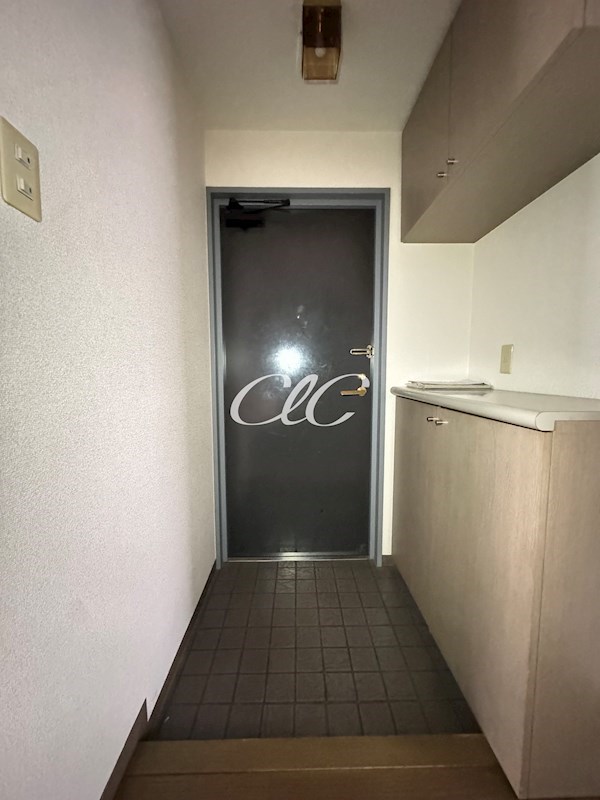 メゾンエスユー 玄関