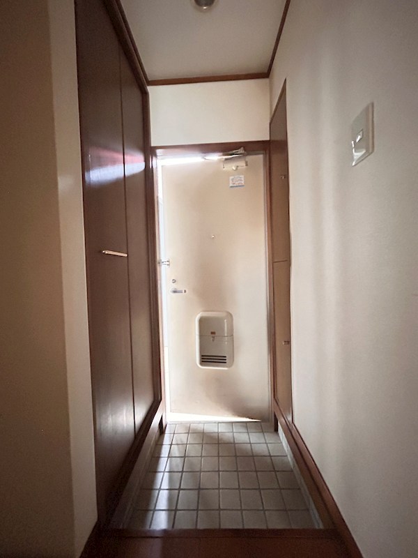ソレイユフローラ２番館 玄関