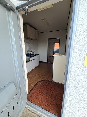 八木ビル 玄関