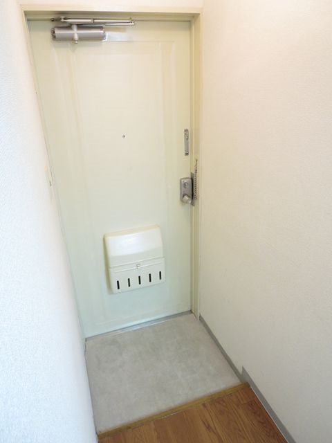 第三日東ハイツ  玄関
