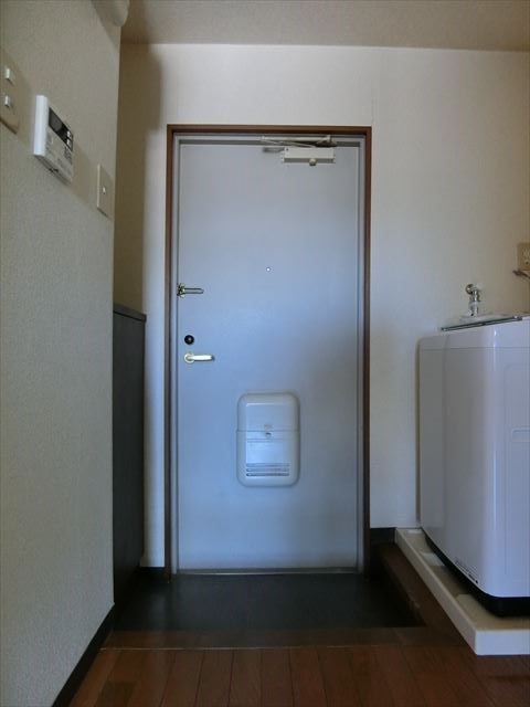 萬来ビル 玄関