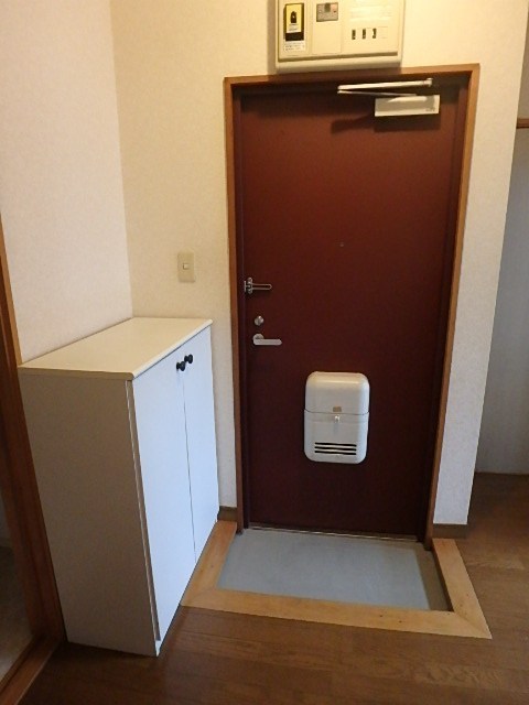 岩本ハイツ 玄関