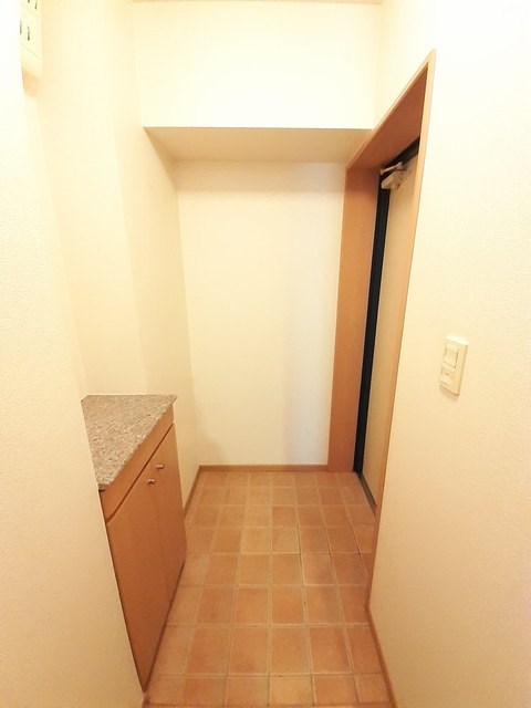 グランドライン 玄関