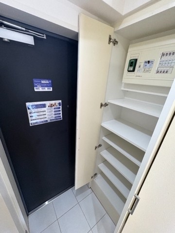 レジディア月島Ⅲ  玄関