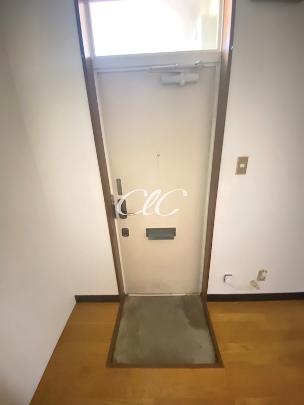 光ハイツ 玄関