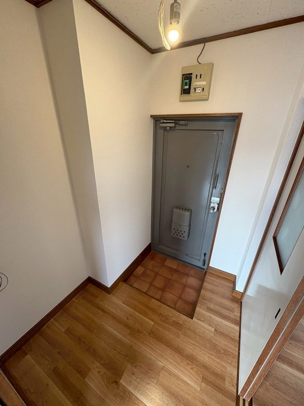 ホワイトハイツ 玄関