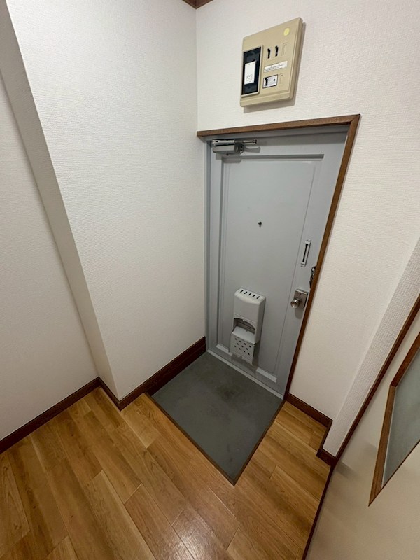 ホワイトハイツ 玄関