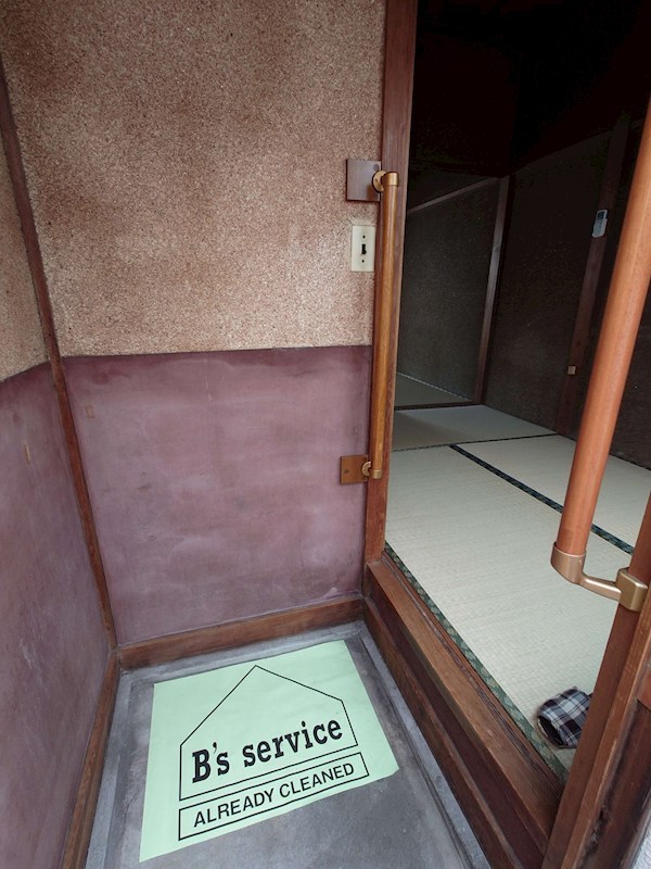 よろこぶ荘 玄関