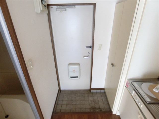 メゾンタケバ 玄関