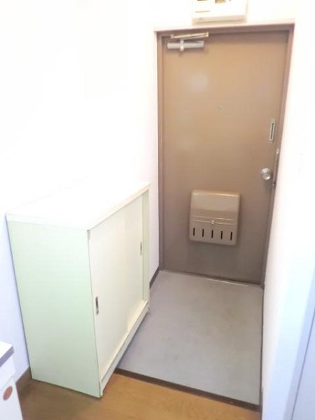 小林ビル 玄関