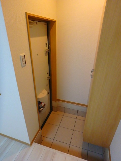フローラ東小岩 玄関