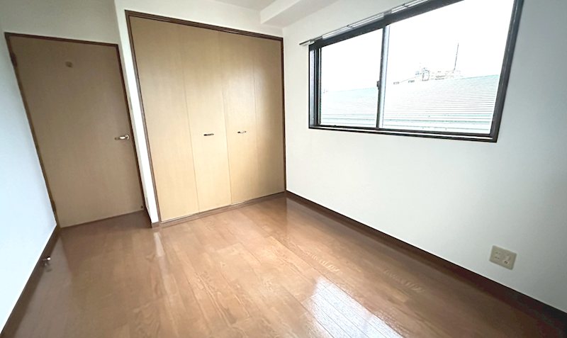 リバーサイド蘭 ベッドルーム