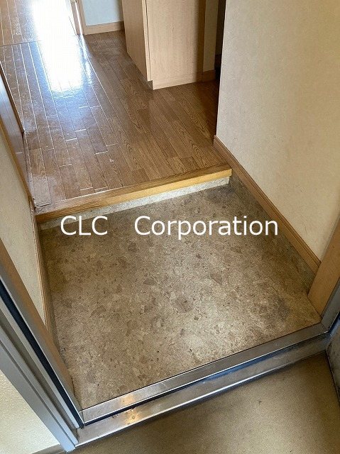 リバーサイド富岡 玄関