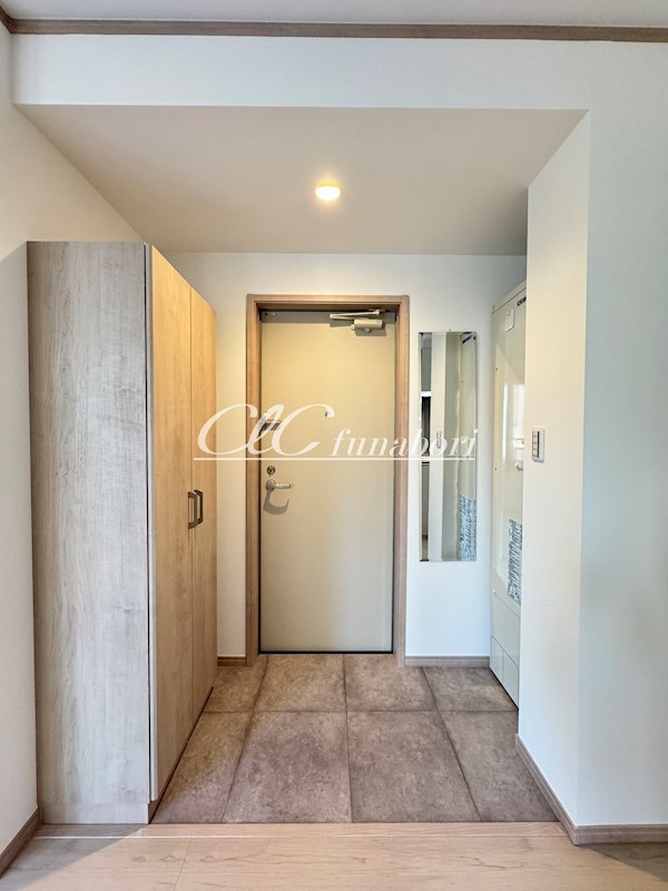 コルビジェスリー 玄関