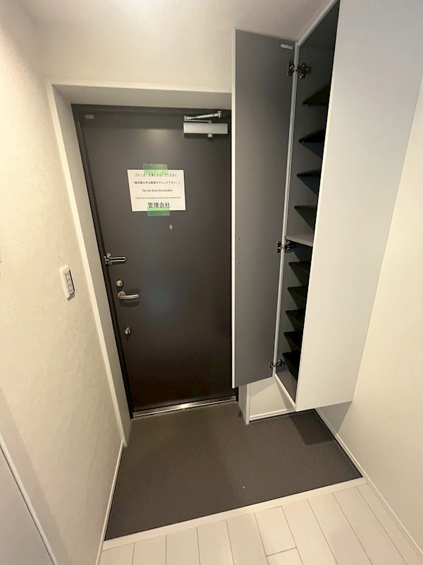 メゾンド町屋 玄関