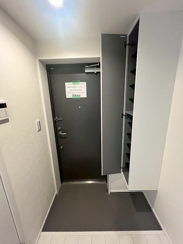 メゾンド町屋 玄関