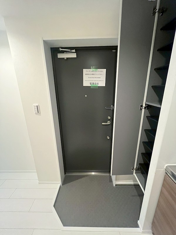 メゾンド町屋 玄関