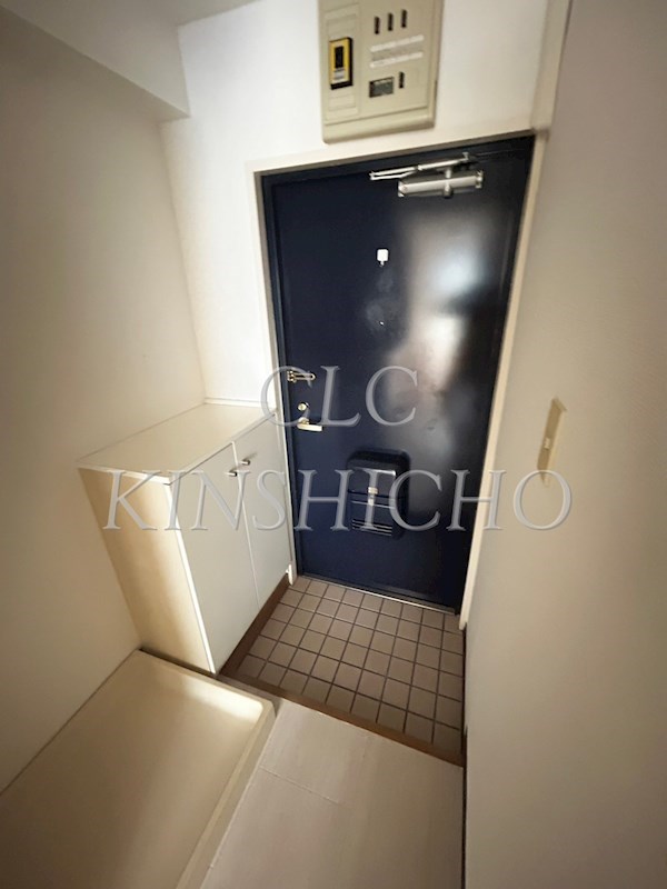 小林ビル 玄関