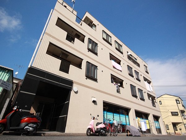 日成ビル 外観