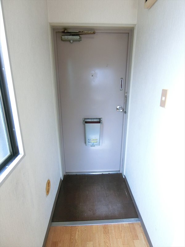 柴建ビル 玄関
