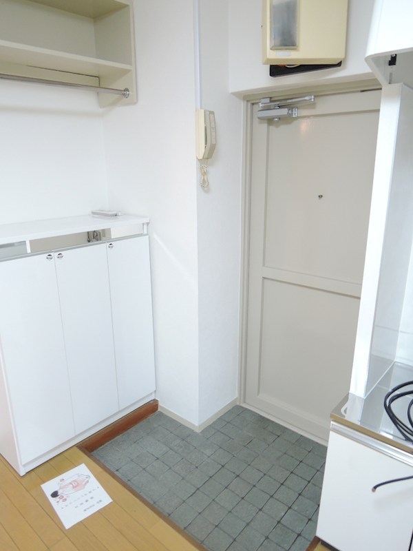 チグサビル 玄関