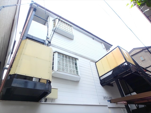 ホワイトハウス 103号室 外観