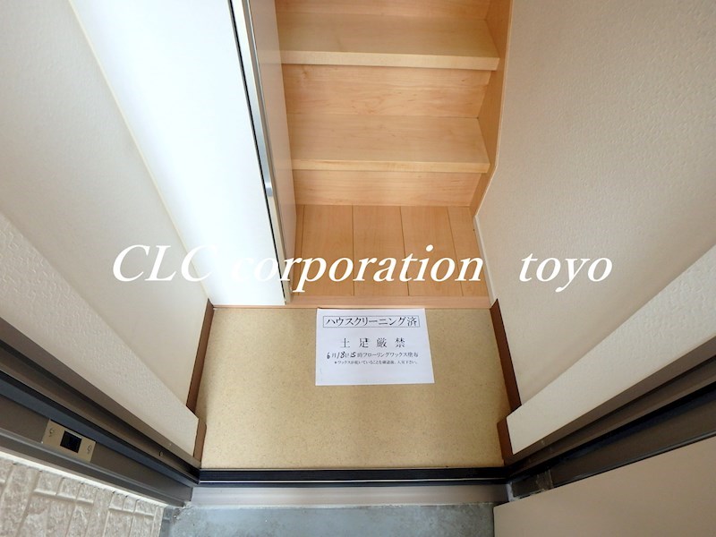 ロータスガーデン毛利 玄関