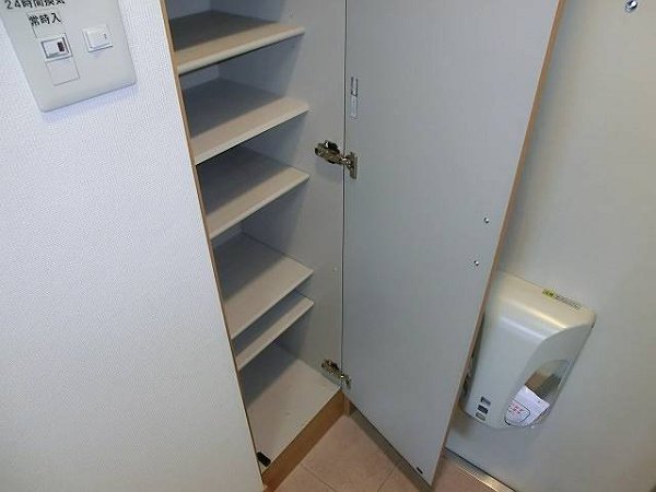 シャイン王子神谷  玄関
