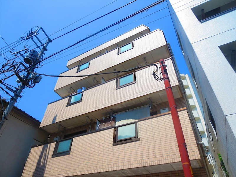 第10オカダビル 303号室 外観