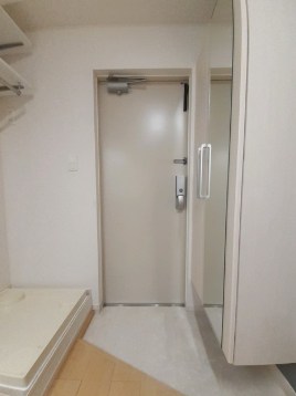 プロムナード町屋 玄関